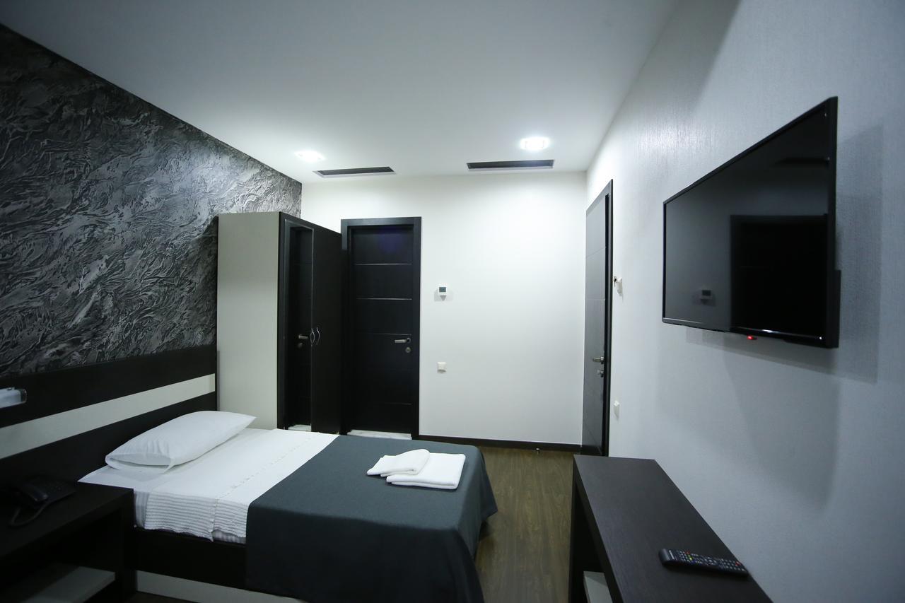 West Tower Hotel Kutaisi Exterior photo