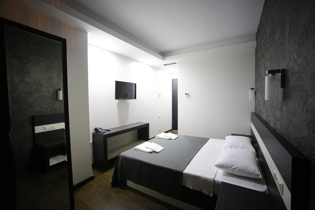 West Tower Hotel Kutaisi Exterior photo